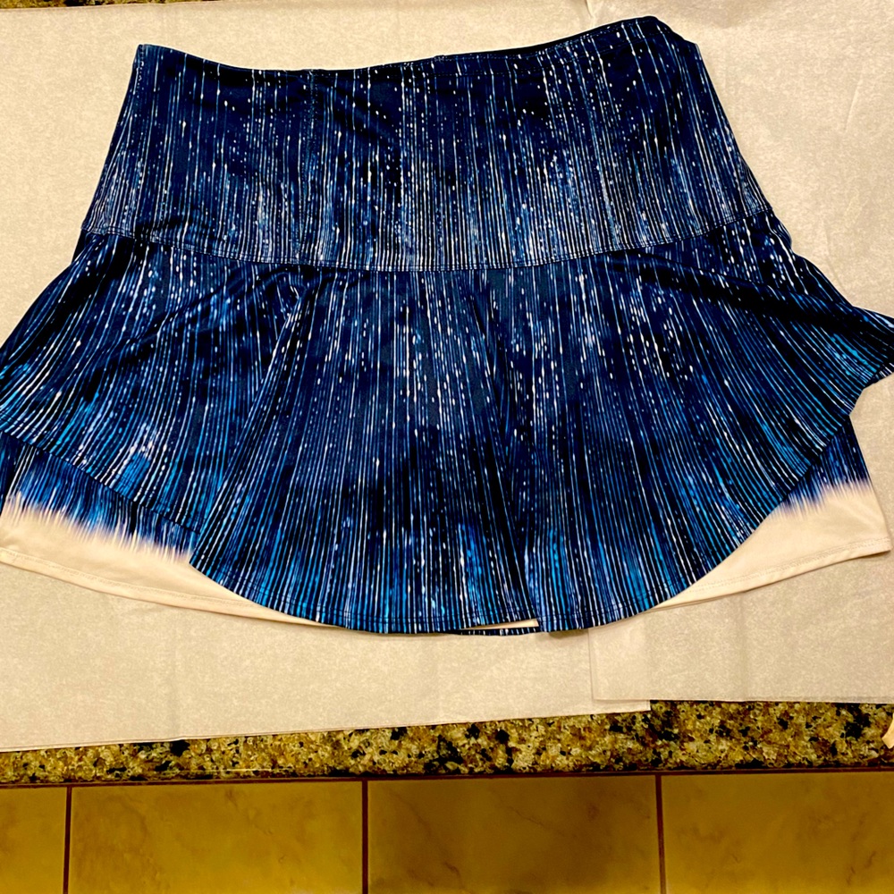 Lucky in Love tennis skirt size Large